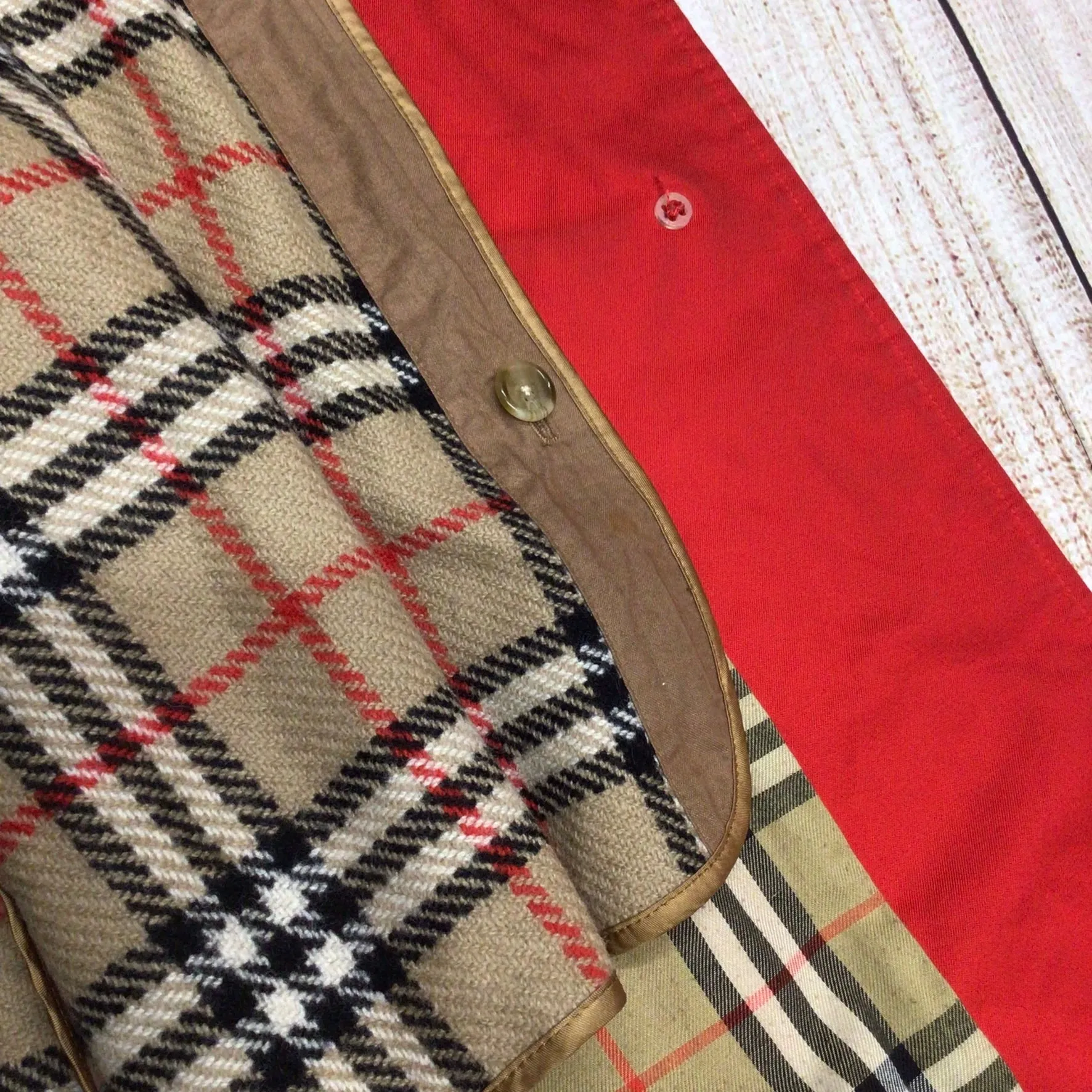 Burberrys Red Trench Coat w/Removable Wool Lining Size 12 Regular