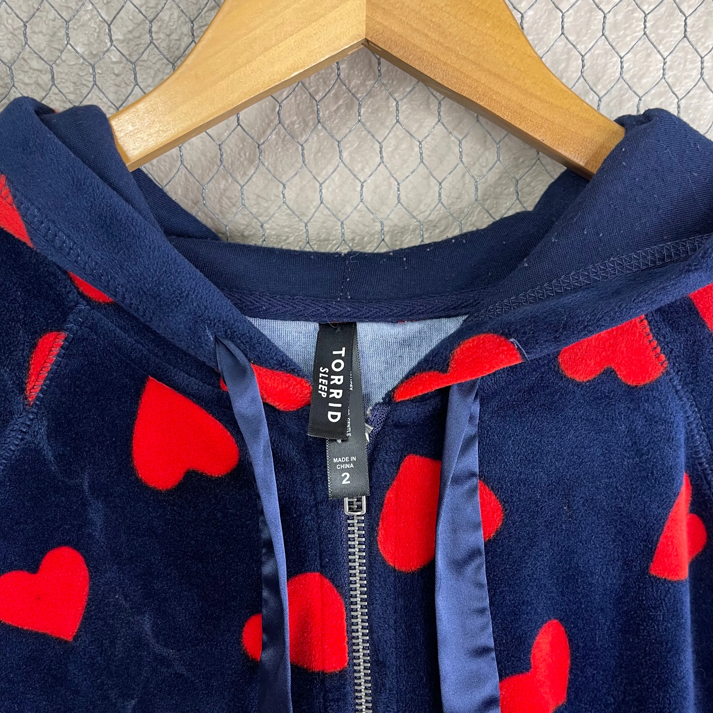 THRIFTED TORRID ZIP-UP HOODIE