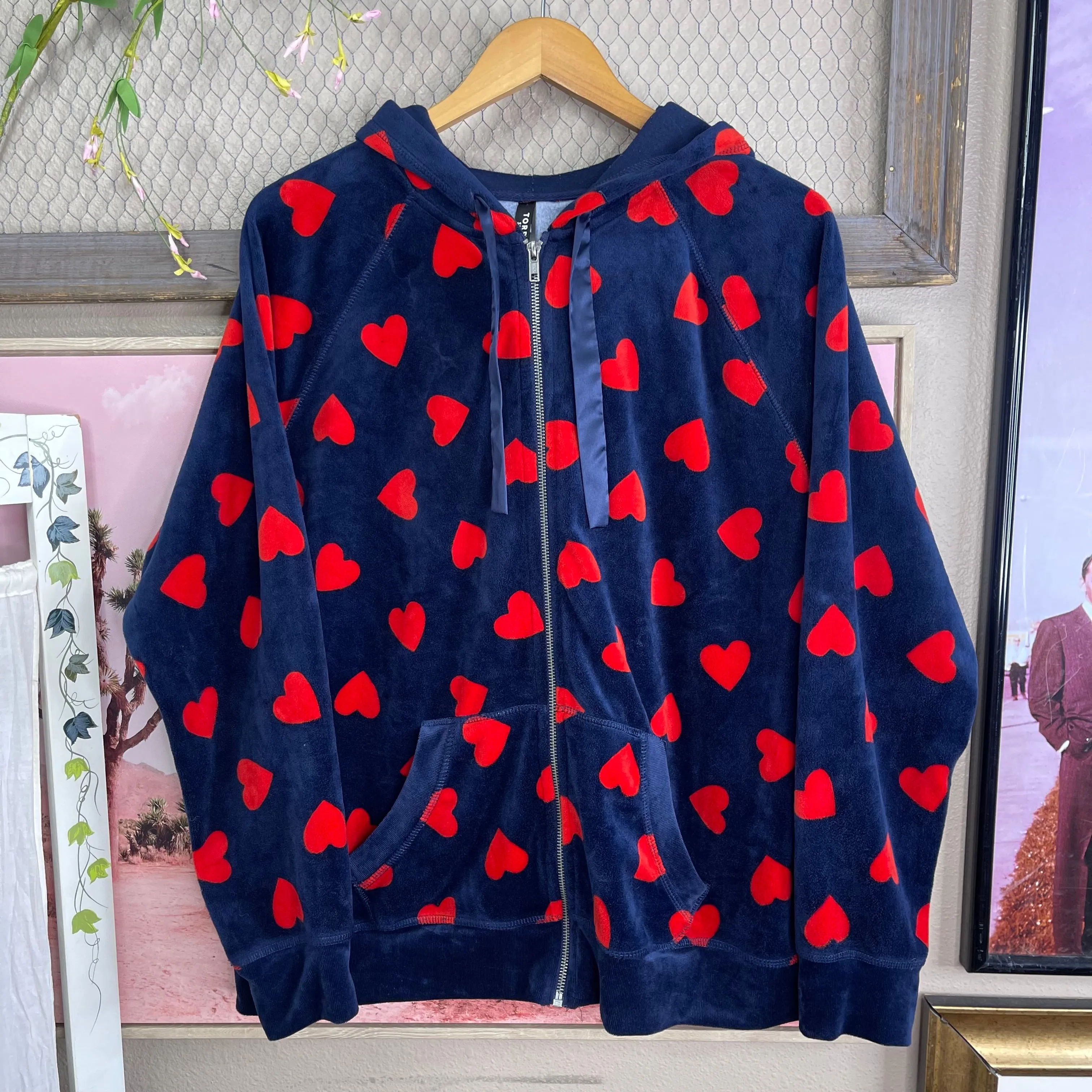 THRIFTED TORRID ZIP-UP HOODIE